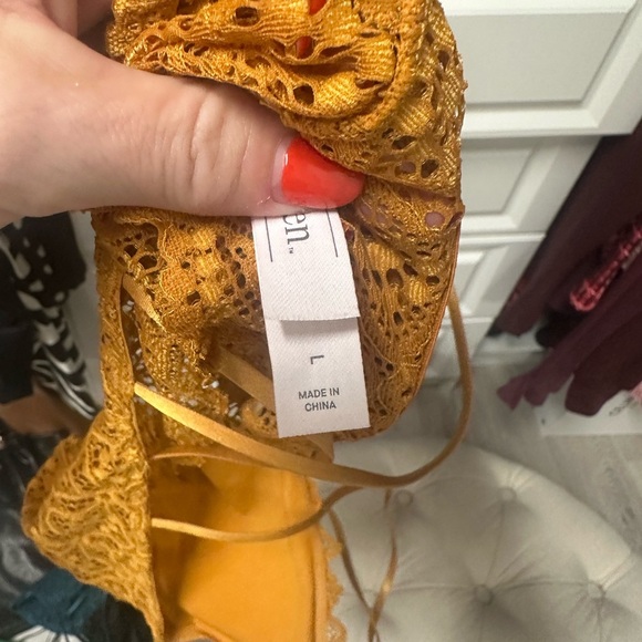 Lace Bralette in Mustard - Picture 4 of 4